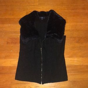 GAP Womans Black Fur Collared Black Vest SZ.M